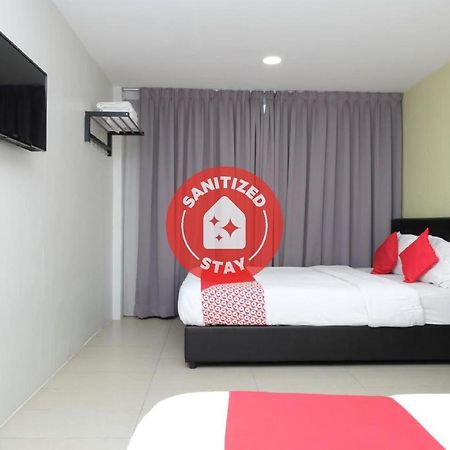 OYO 89304 Elite Hotel Kuantan Exterior foto