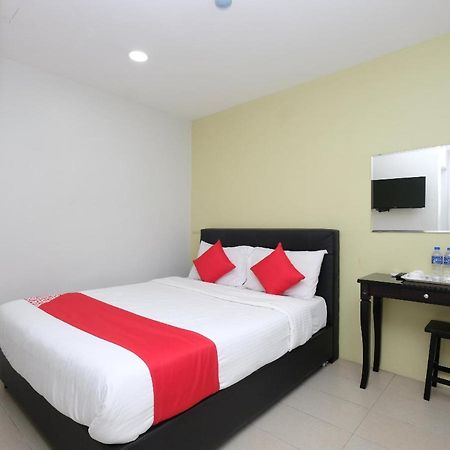 OYO 89304 Elite Hotel Kuantan Exterior foto