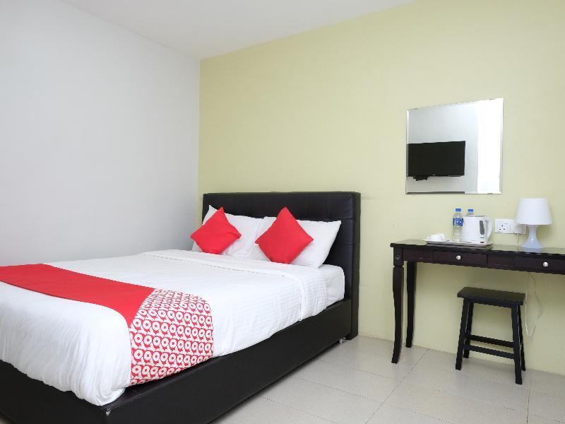 OYO 89304 Elite Hotel Kuantan Exterior foto